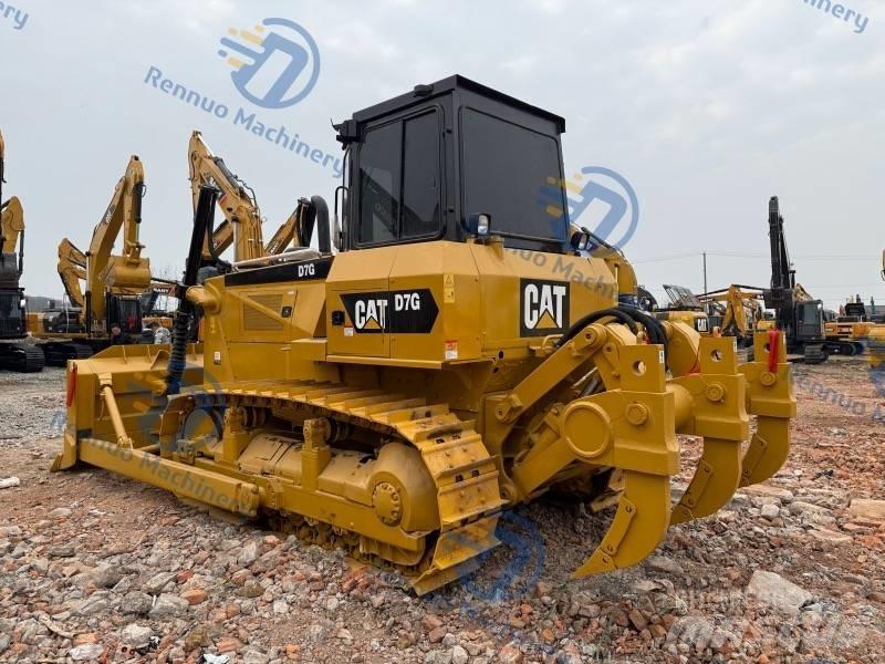 CAT D 7 G Buldooserid