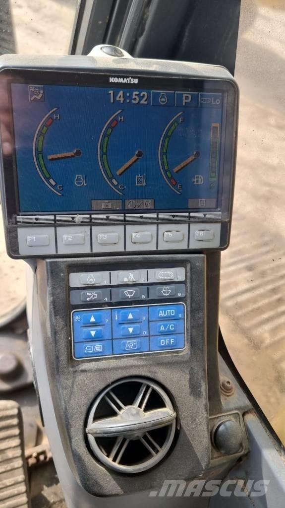 Komatsu 210 - 8 Long Roomikekskavaatorid