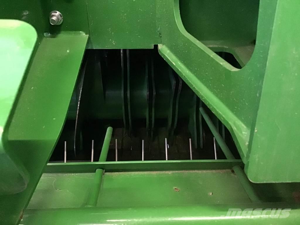 John Deere V461M Ruloonpressid
