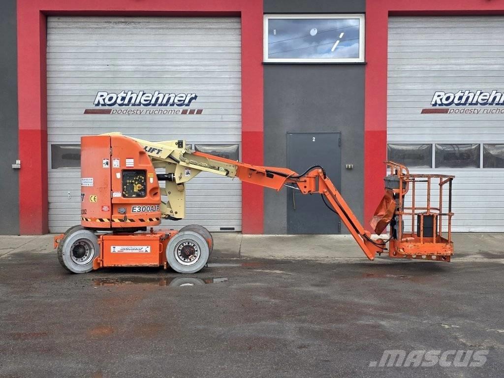 JLG 300 AJP Iseliikuvad poomtõstukid