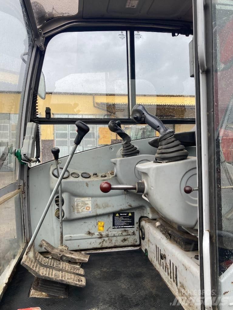 Neuson 8003 Väikeekskavaatorid 7t-12t