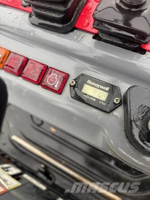 Takeuchi TB 210 R Miniekskavaatorid < 7 t