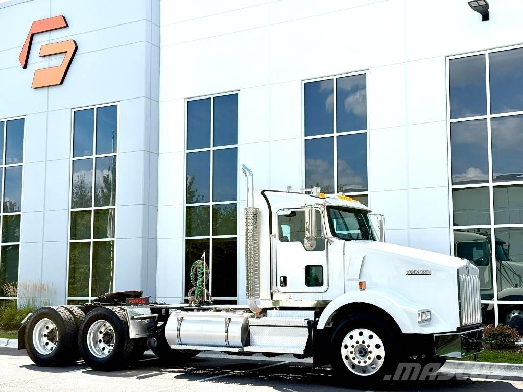Kenworth T 800 Sadulveokid