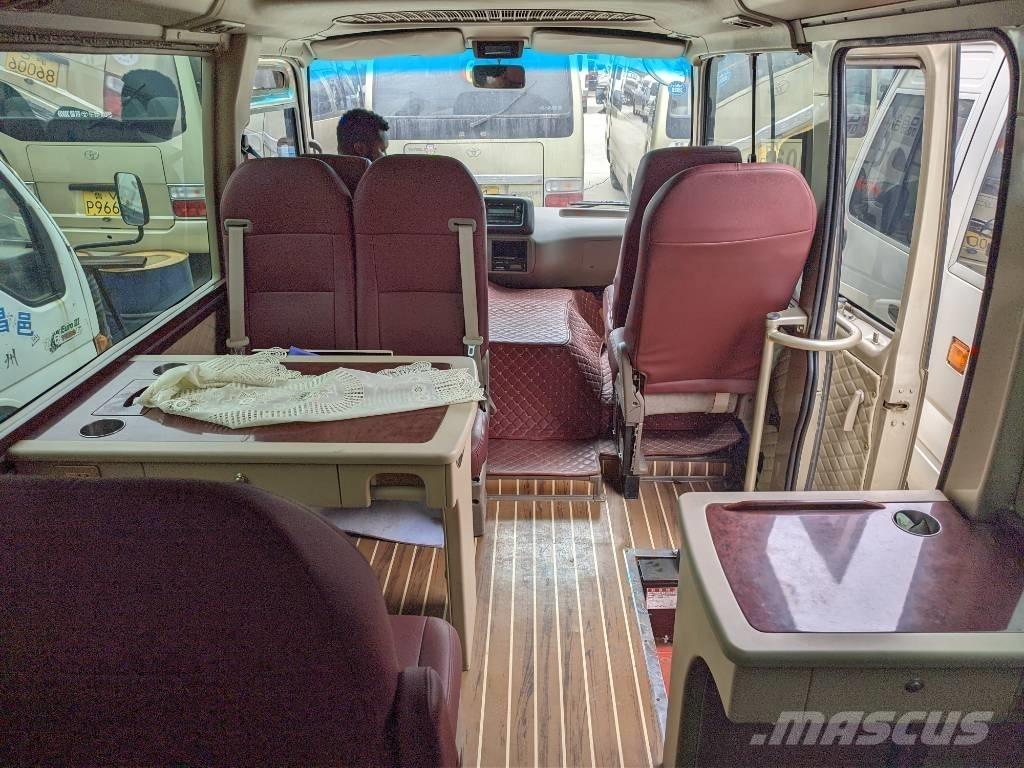 Toyota Coaster Bus Väikebussid