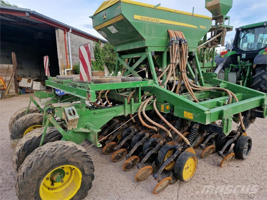 John Deere 750 A Külvik-äkked