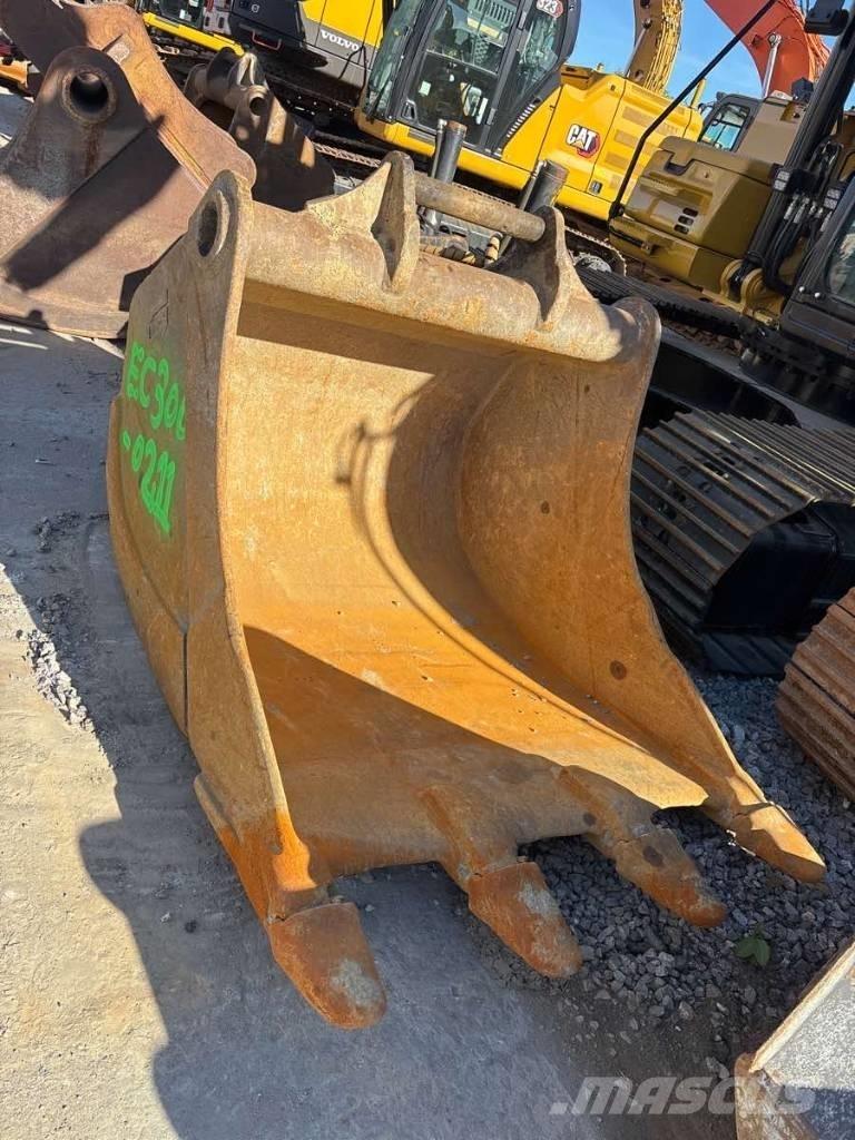 Volvo EC 300 EL Roomikekskavaatorid