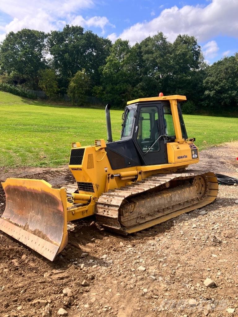 Komatsu D 41 P-6 Buldooserid