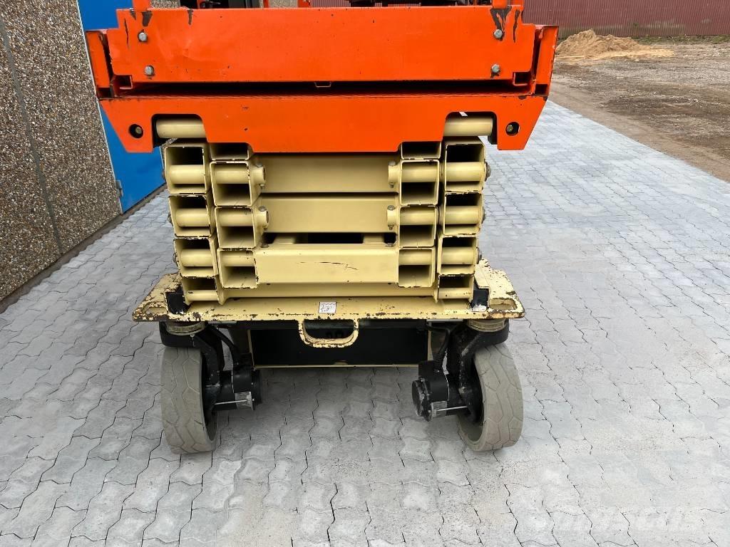 JLG 3246 ES Käärtõstukid
