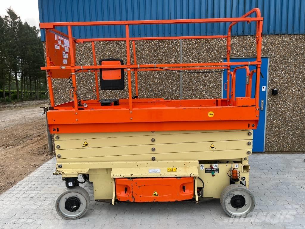 JLG 3246 ES Käärtõstukid