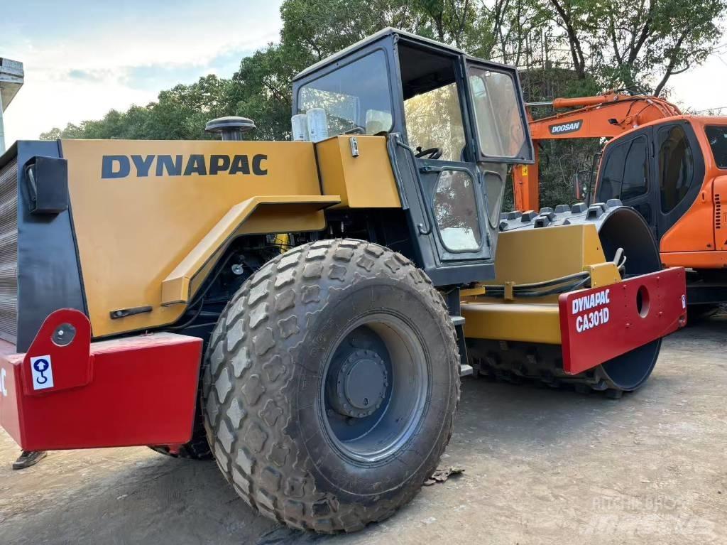 Dynapac CA 301 D Ühe trumliga rullid