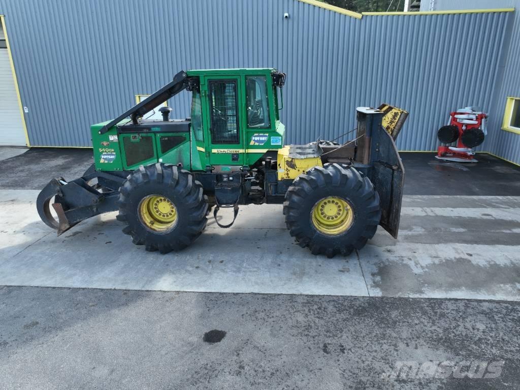 John Deere 540 G III Väljaveotraktorid