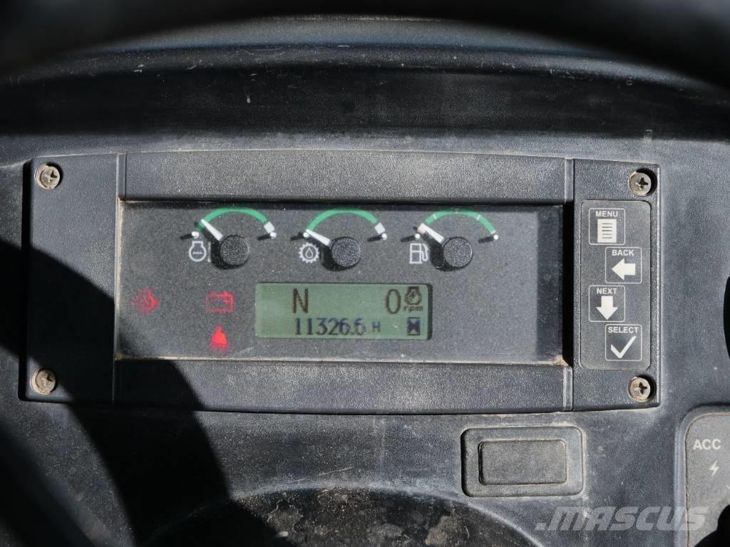 John Deere 540 G III Väljaveotraktorid