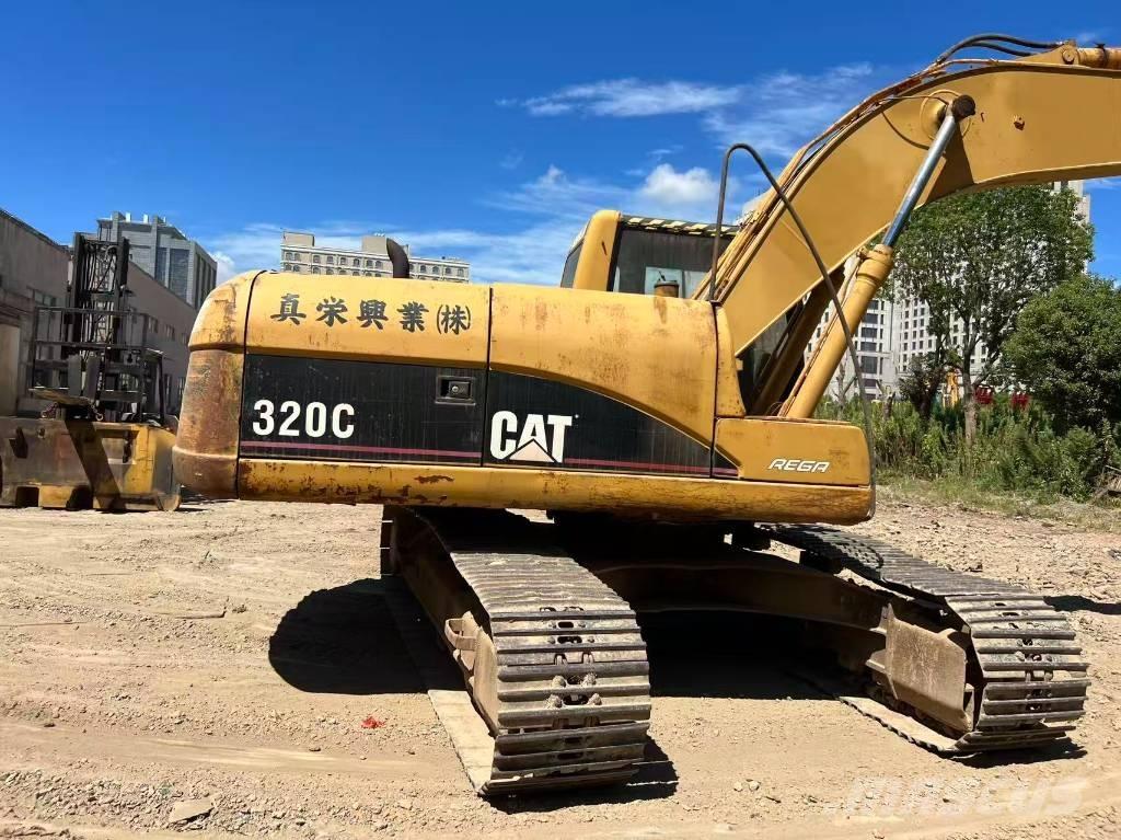 CAT 320 C Roomikekskavaatorid