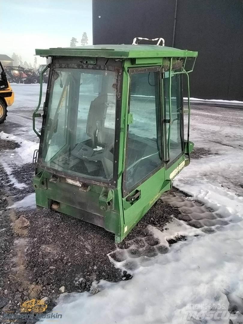 John Deere 1710 Kabiinid