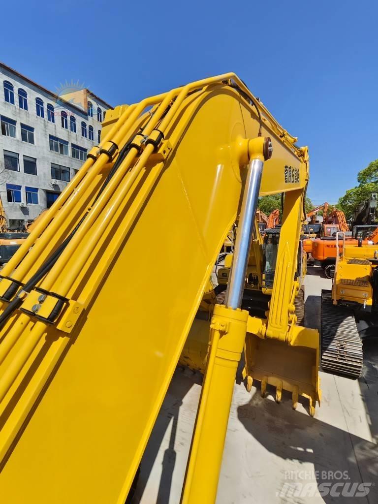 Komatsu PC 220-8 Roomikekskavaatorid