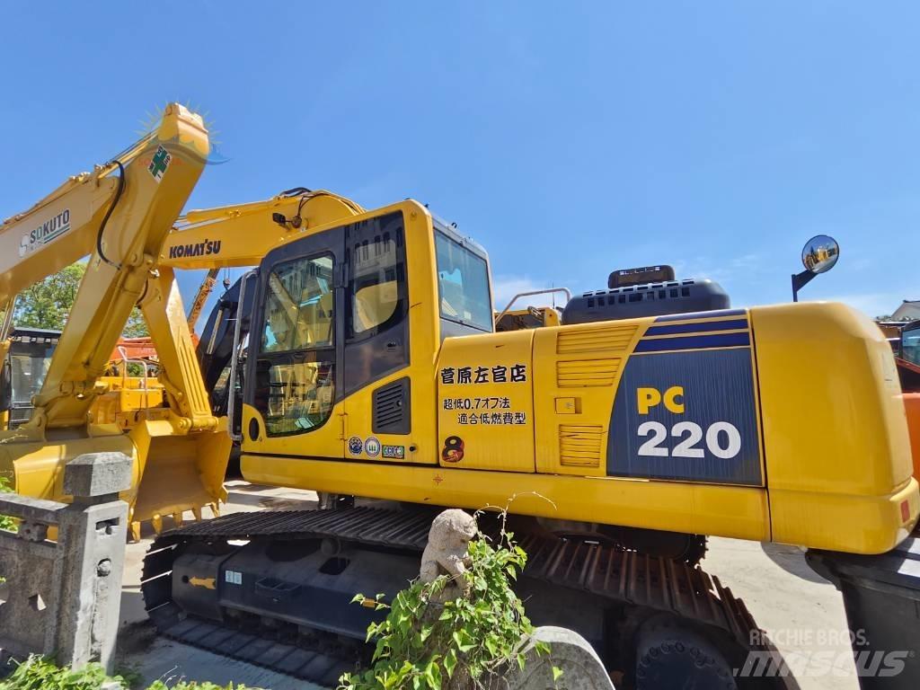 Komatsu PC 220-8 Roomikekskavaatorid
