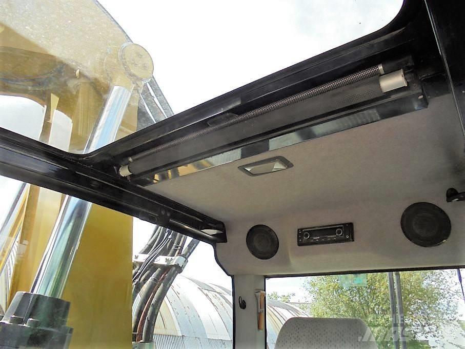 CAT M 320 F Ratasekskavaatorid
