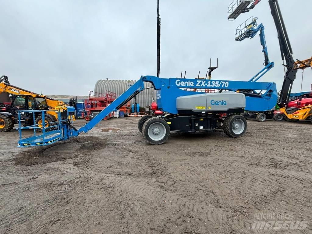 Genie ZX 135/70 Iseliikuvad poomtõstukid