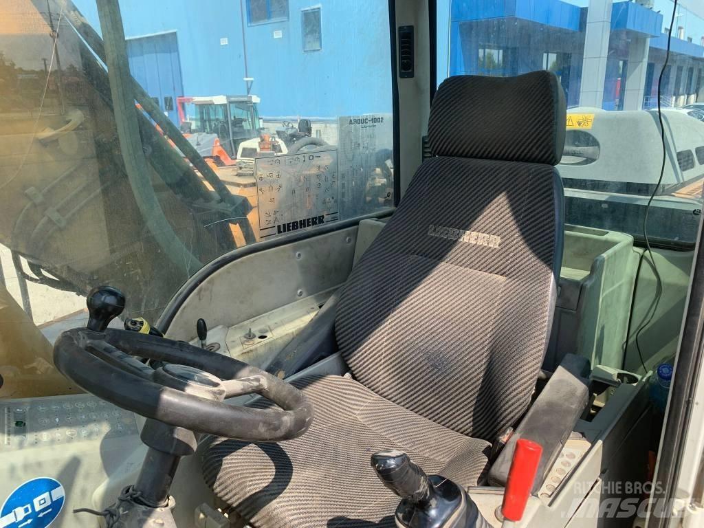 Liebherr A 900 C Ratasekskavaatorid
