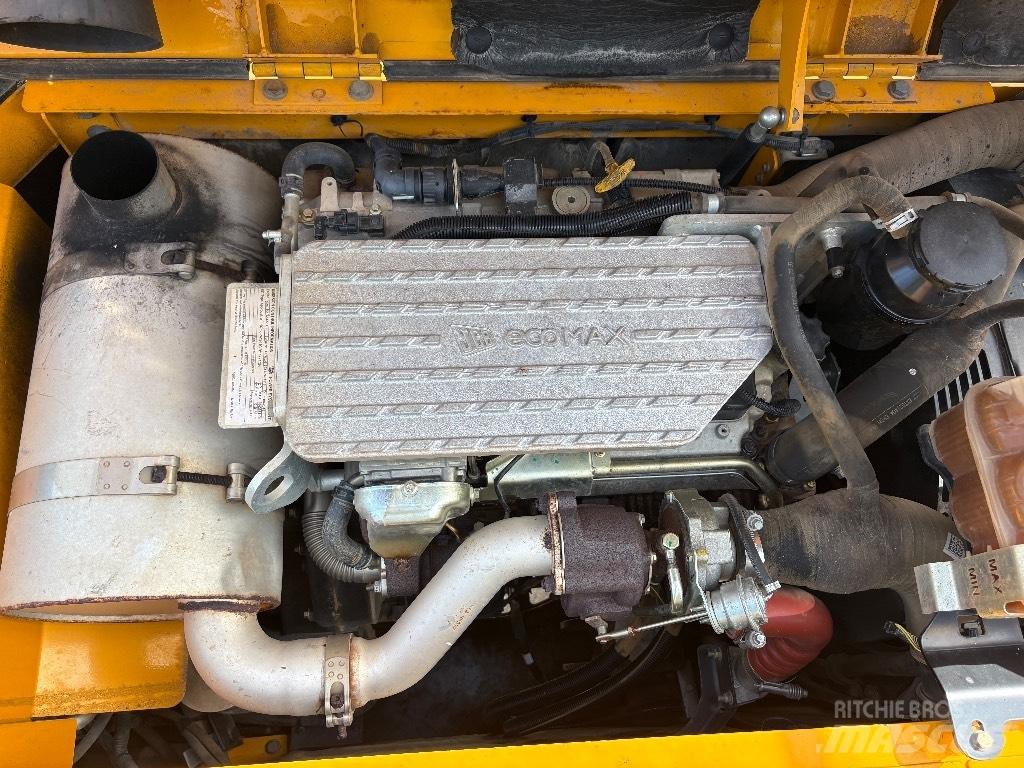 JCB JS 131 Roomikekskavaatorid