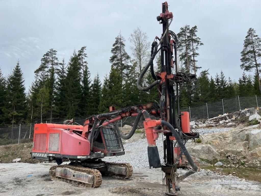 Sandvik DX 780 Vertikaalsed puurmasinad