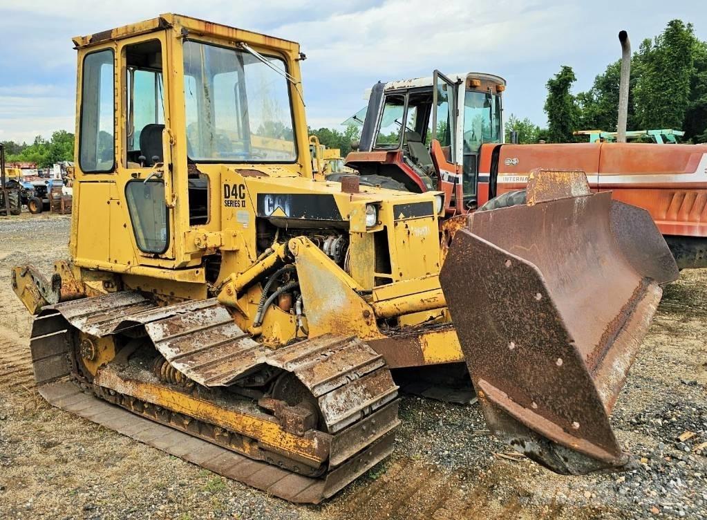 CAT D 4 C Buldooserid