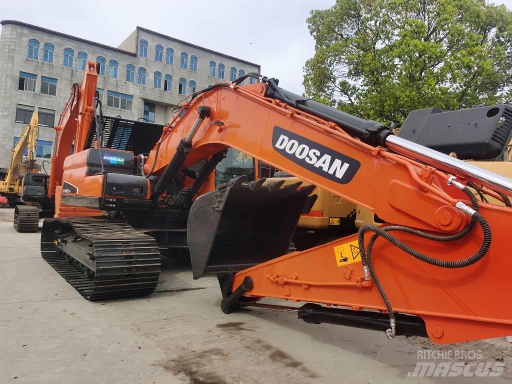 Doosan DX 225LC-9C Roomikekskavaatorid