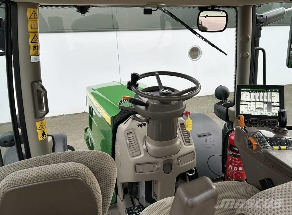 John Deere 6215 R Traktorid