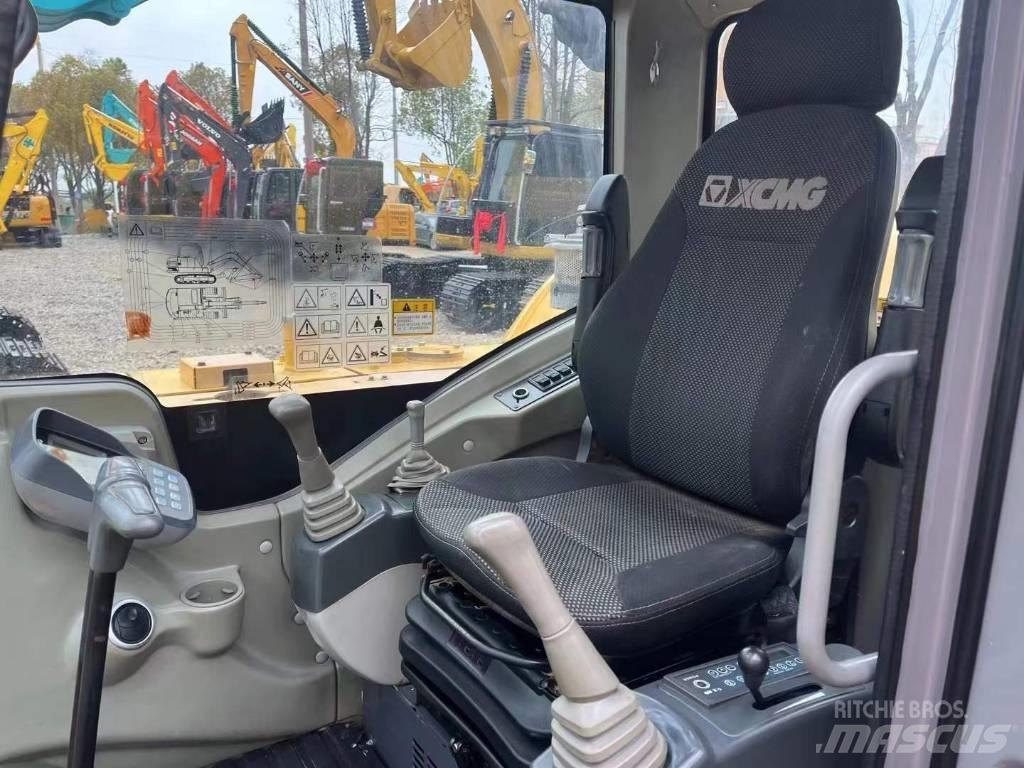 XCMG XE 60 WA Roomikekskavaatorid