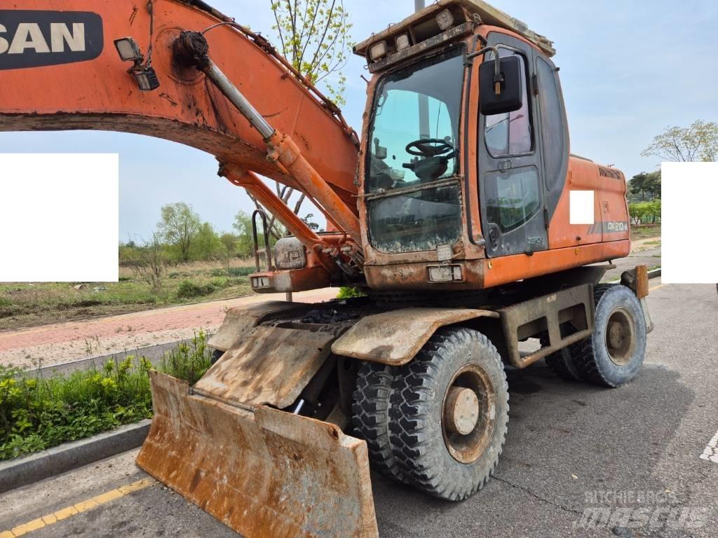 Doosan DX210WA Ratasekskavaatorid