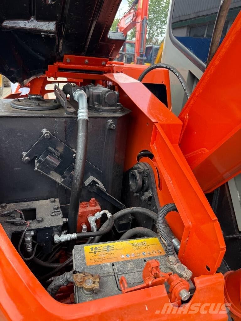Hitachi Zaxis 55 U Roomikekskavaatorid