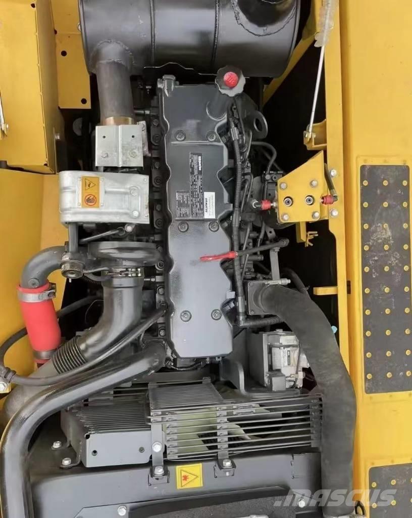 Komatsu PC 240 Roomikekskavaatorid