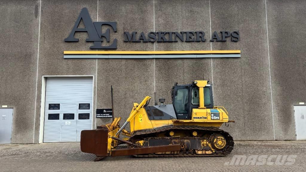 Komatsu D 65 PX-15 Buldooserid