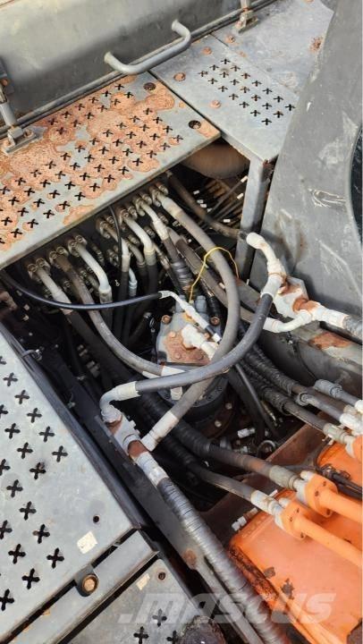 Doosan DX 210 W Ratasekskavaatorid