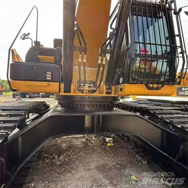 CAT 340 Roomikekskavaatorid