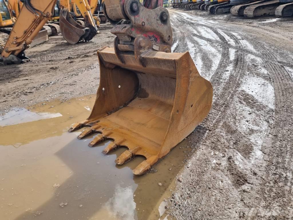 JCB JS220 LC T4 Roomikekskavaatorid