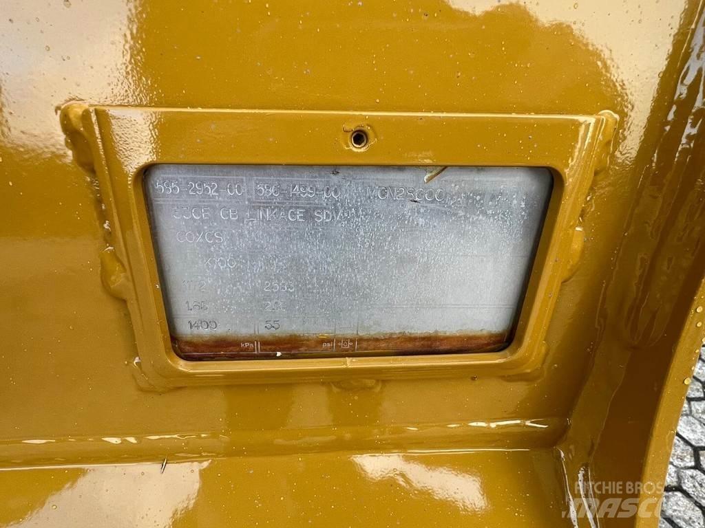CAT 326-07 Roomikekskavaatorid