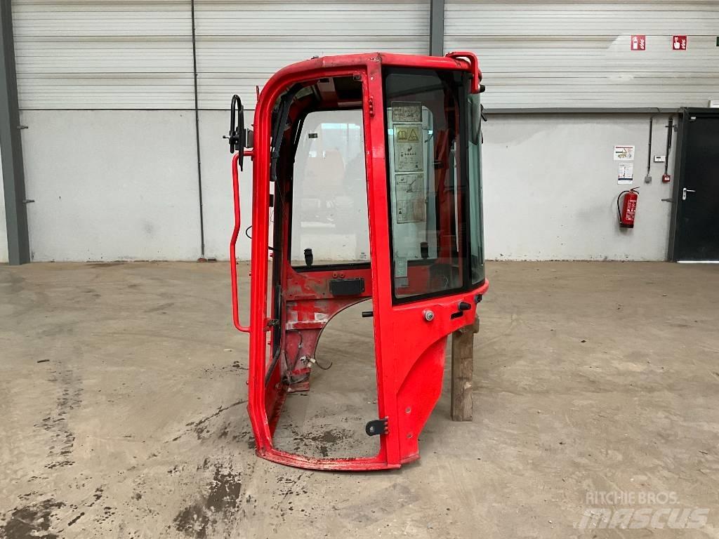 Yanmar Vio 25-6 Kabiinid