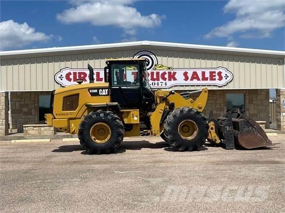 CAT 930M Rataslaadurid