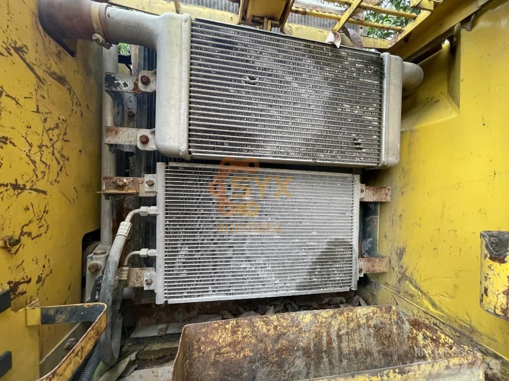 Komatsu PC 220-7 Roomikekskavaatorid