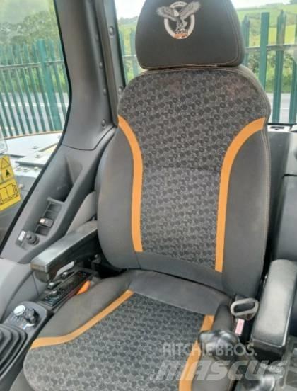 CASE CX 85 D Väikeekskavaatorid 7t-12t
