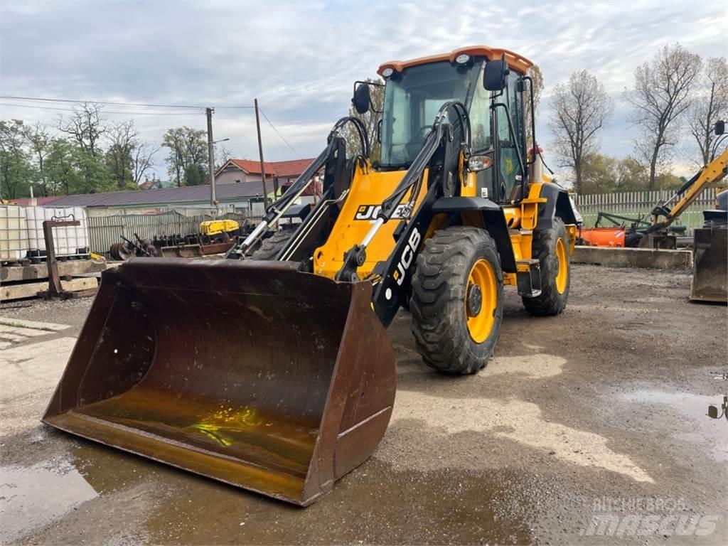JCB 411 T4 Muu