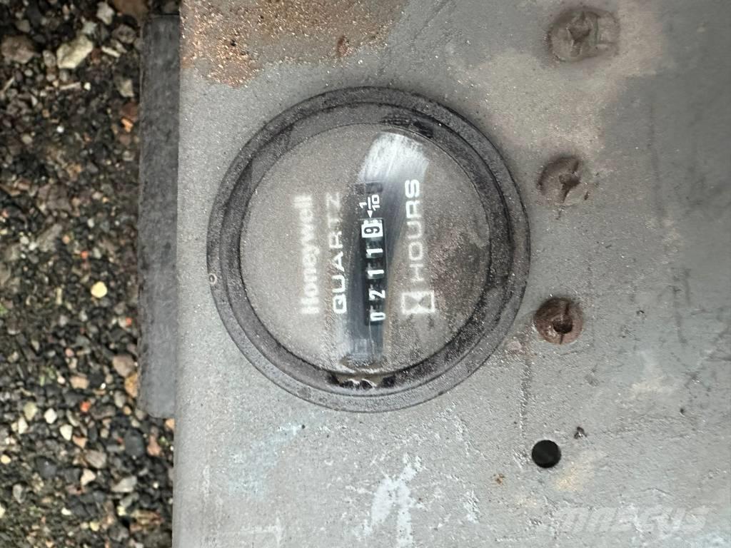 SkyJack SJ III 4626 Käärtõstukid