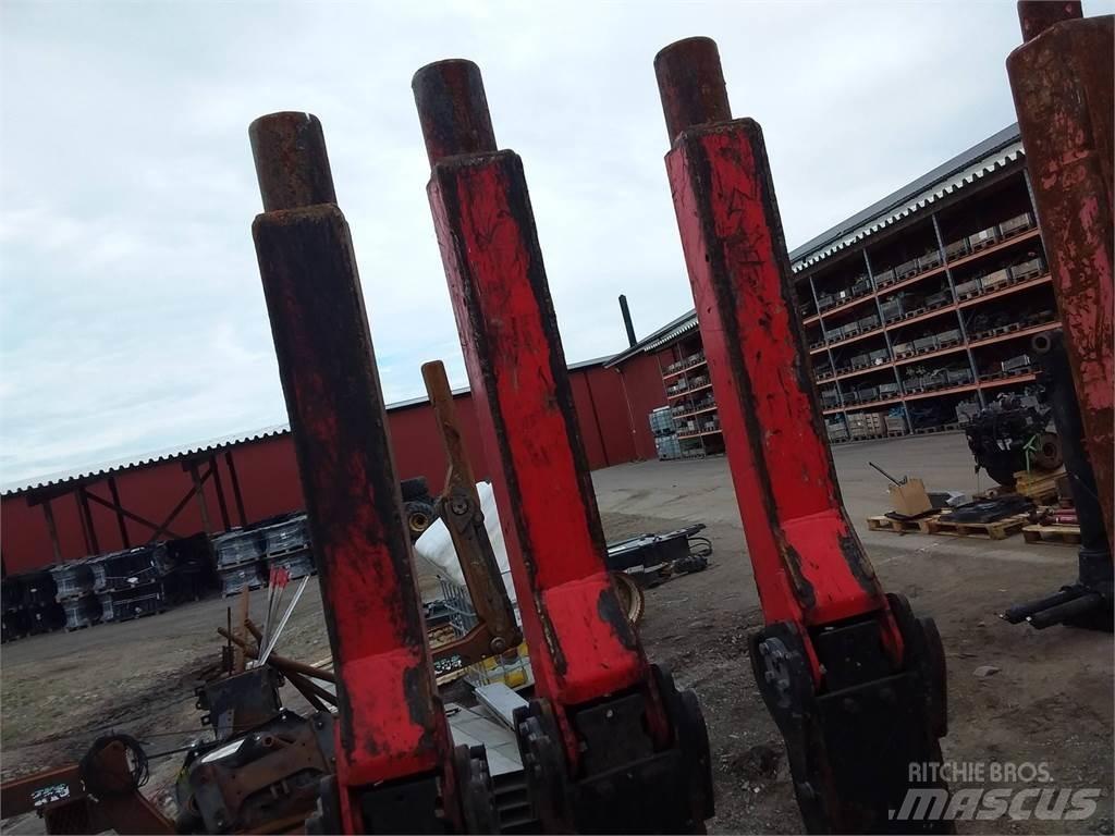 Komatsu 895 Muud osad