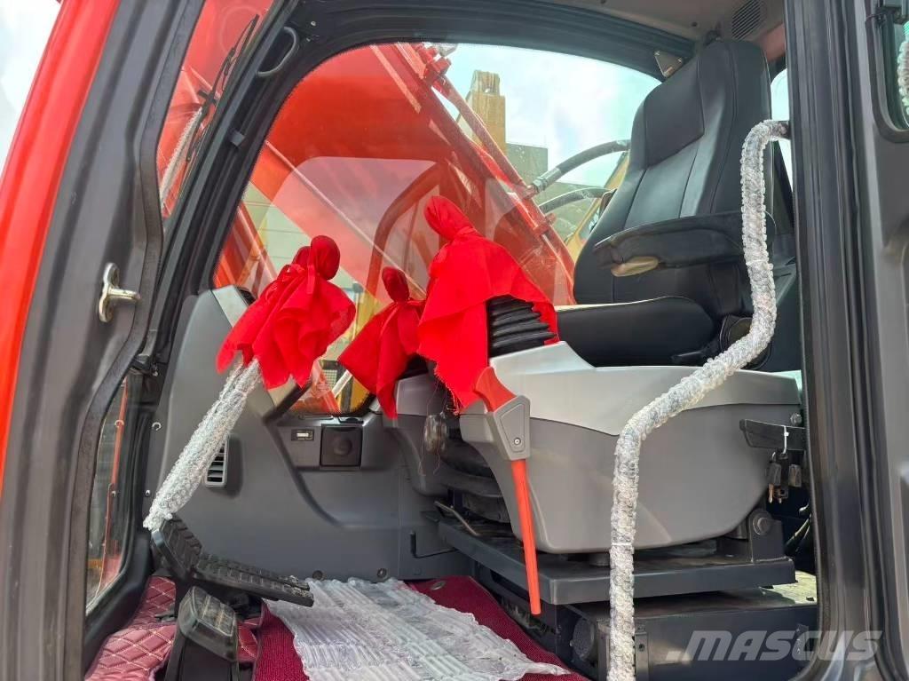 Doosan 225 LC Roomikekskavaatorid