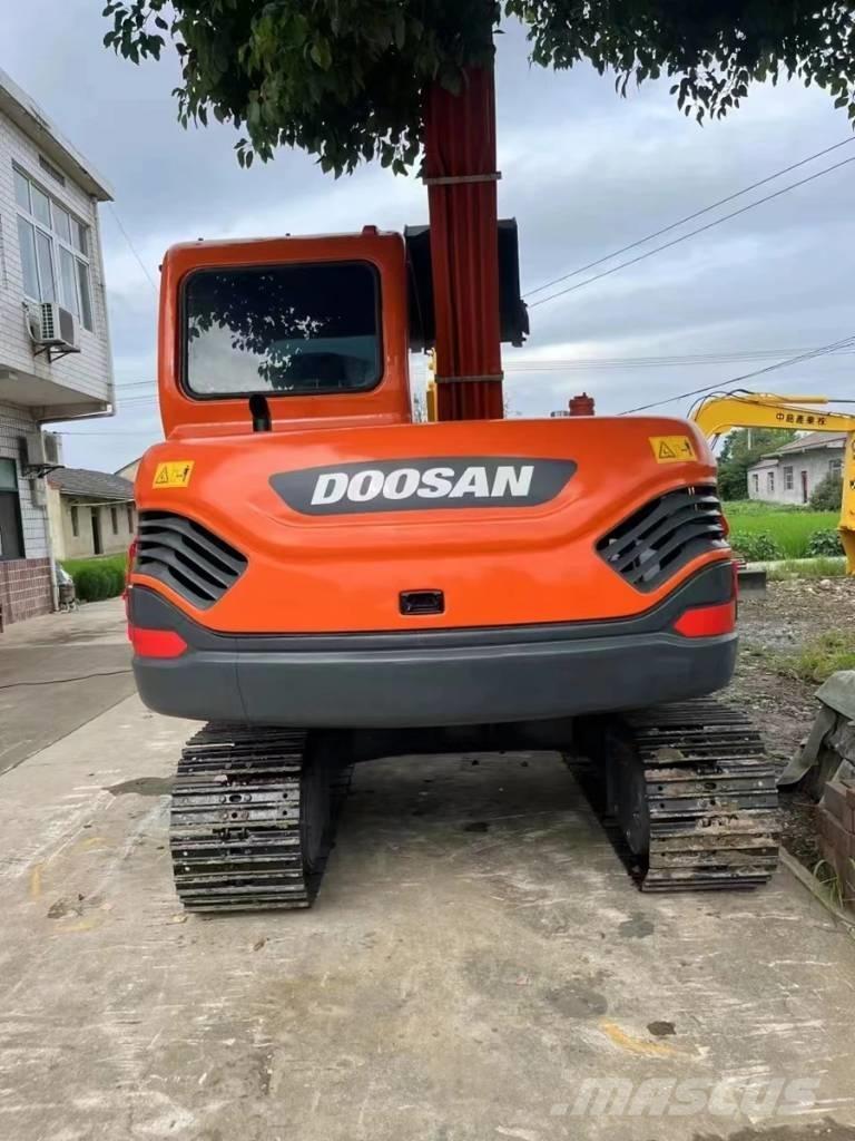 Doosan DX75-9C Väikeekskavaatorid 7t-12t