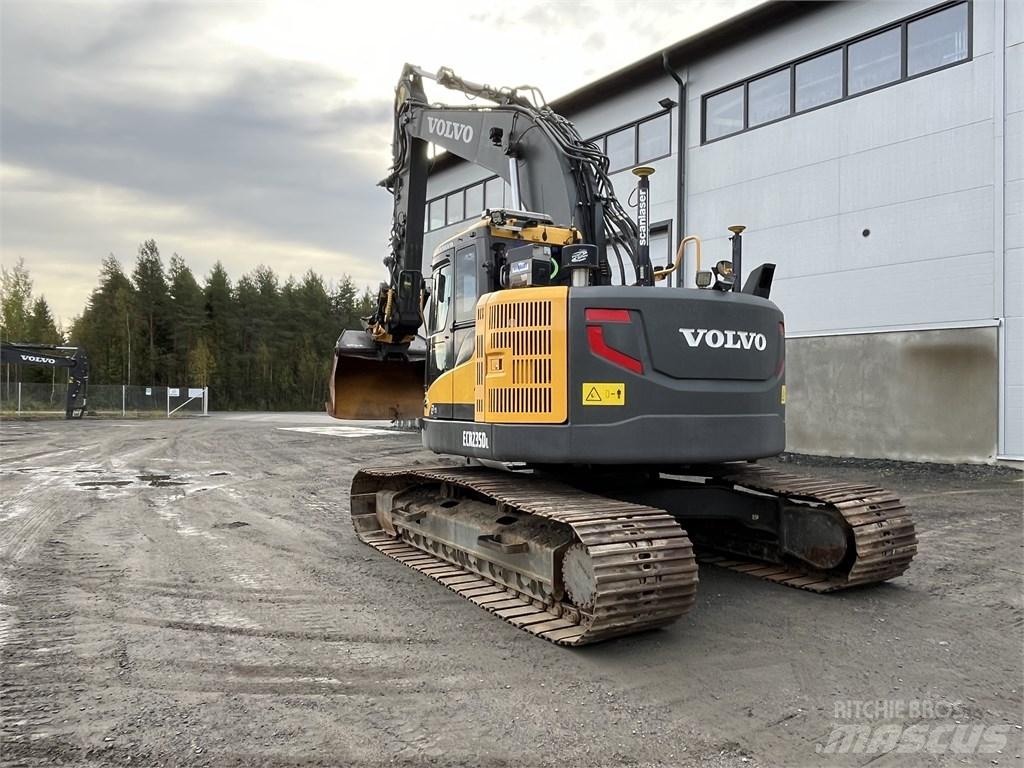 Volvo ECR 235 DL Roomikekskavaatorid