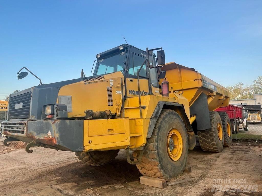 Komatsu HM 400-2 Liigendraamiga pinnaseveokid