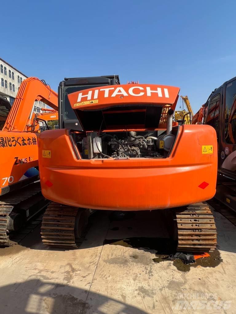Hitachi ZX70 Väikeekskavaatorid 7t-12t
