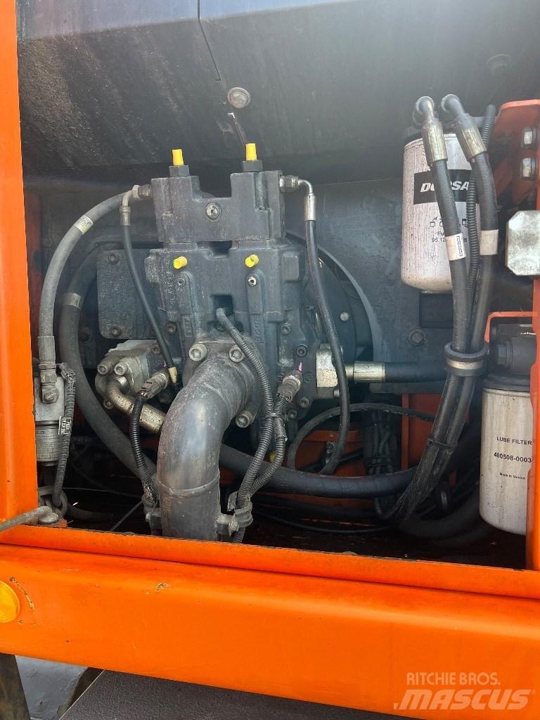 Doosan DX 160 W-3 Ratasekskavaatorid
